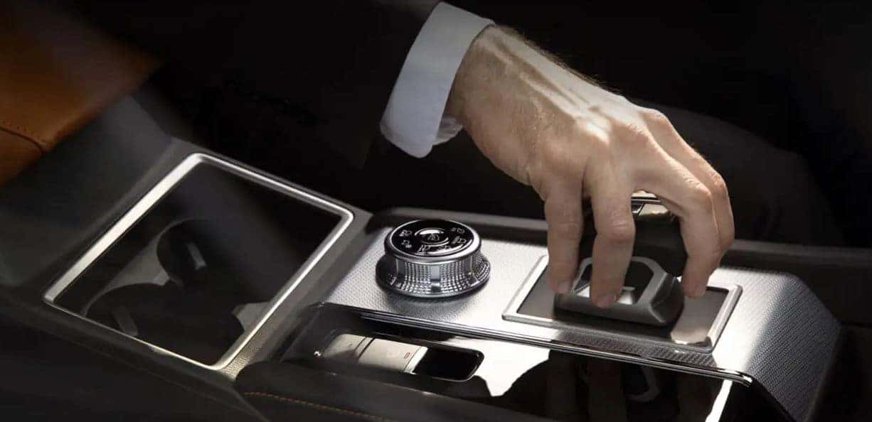 Controls in the 2022 Outlander