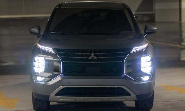 2024 Mitsubishi Outlander headlights