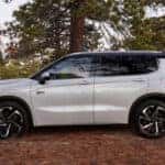 2025MitsubishiOutlanderPlug-inHybrid-exterior-01.jpg