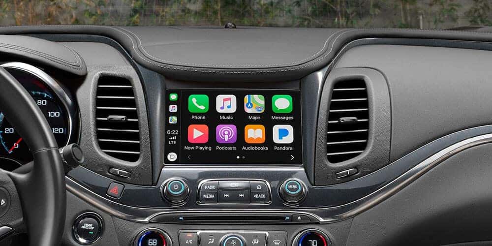 2019-Chevrolet-Impala-interior-radio
