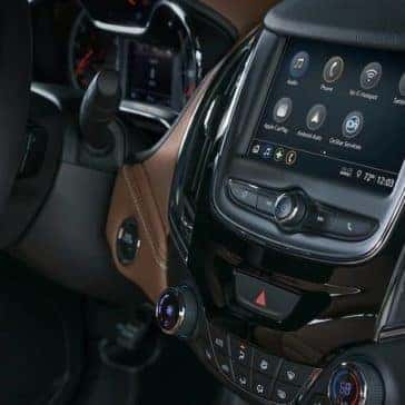 2019 Chevrolet Cruze front interior features