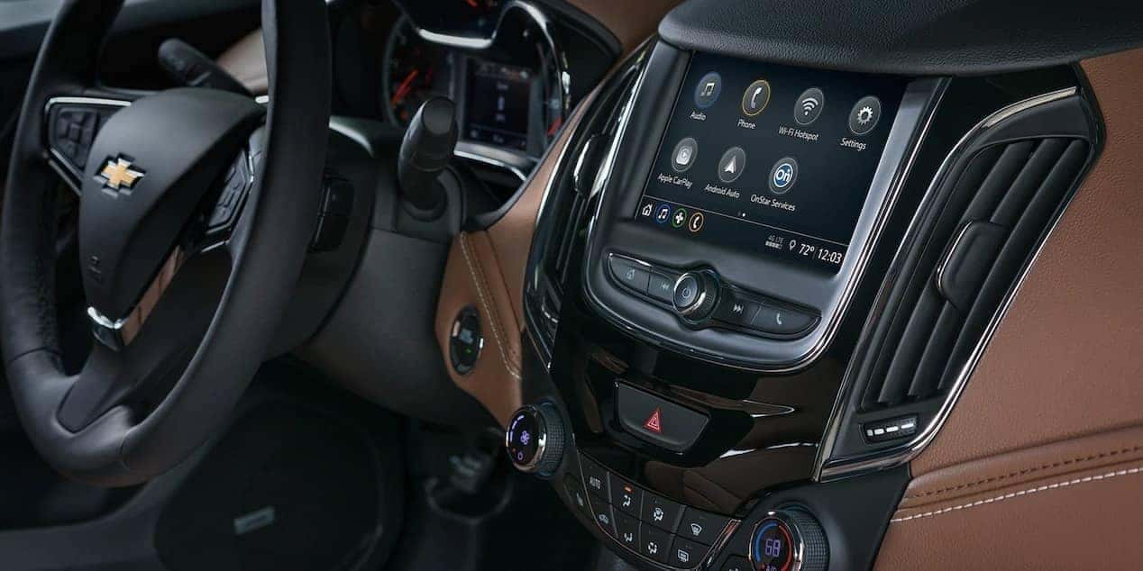 2019 Chevrolet Cruze front interior features