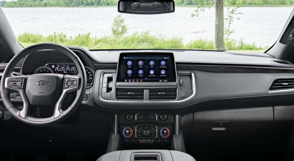 Steering wheel, dashboard, and infotainment screen in the 2021 Chevrolet Suburban
