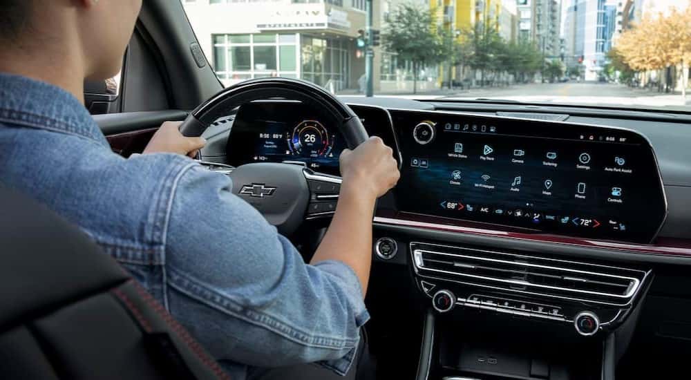 The gray dash in a 2025 Chevy Traverse for sale in Albany.