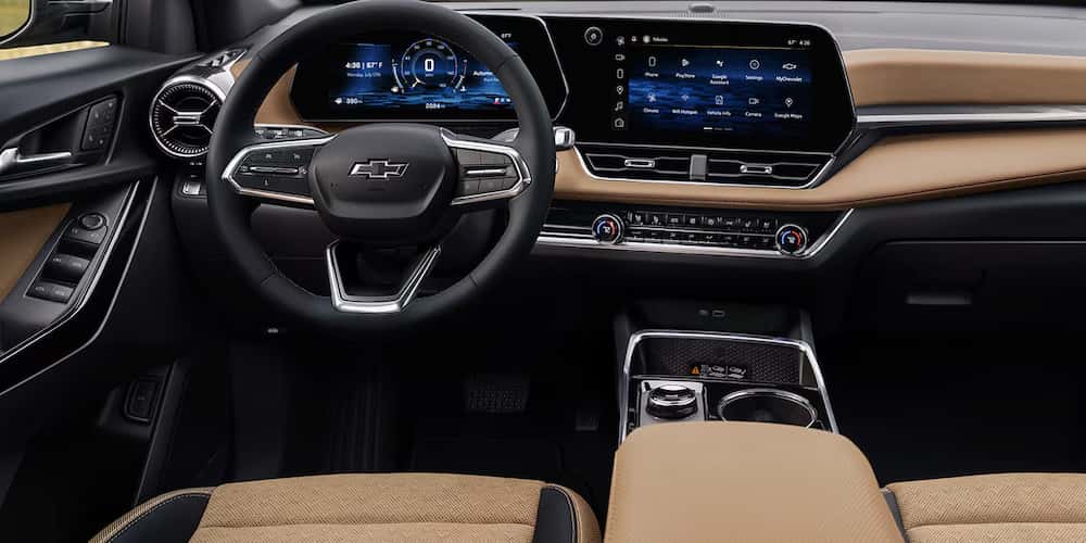 View of dashboard from the drivers seat of a 2025 Chevy Equinox RS.