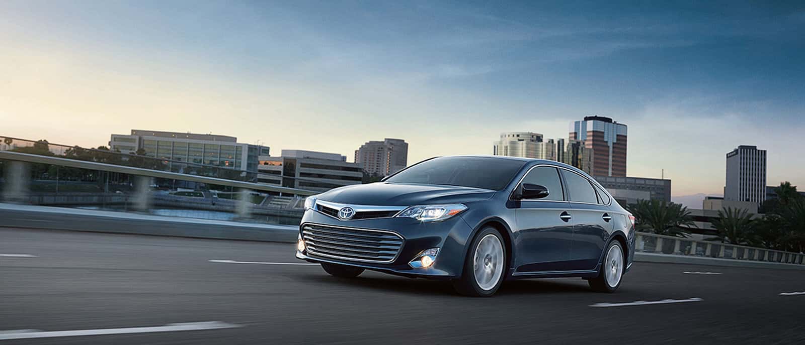 2015 Toyota Avalon Hybrid exterior slider