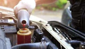 Male,Hand,Filling,Car,Power,Steering,Fluid