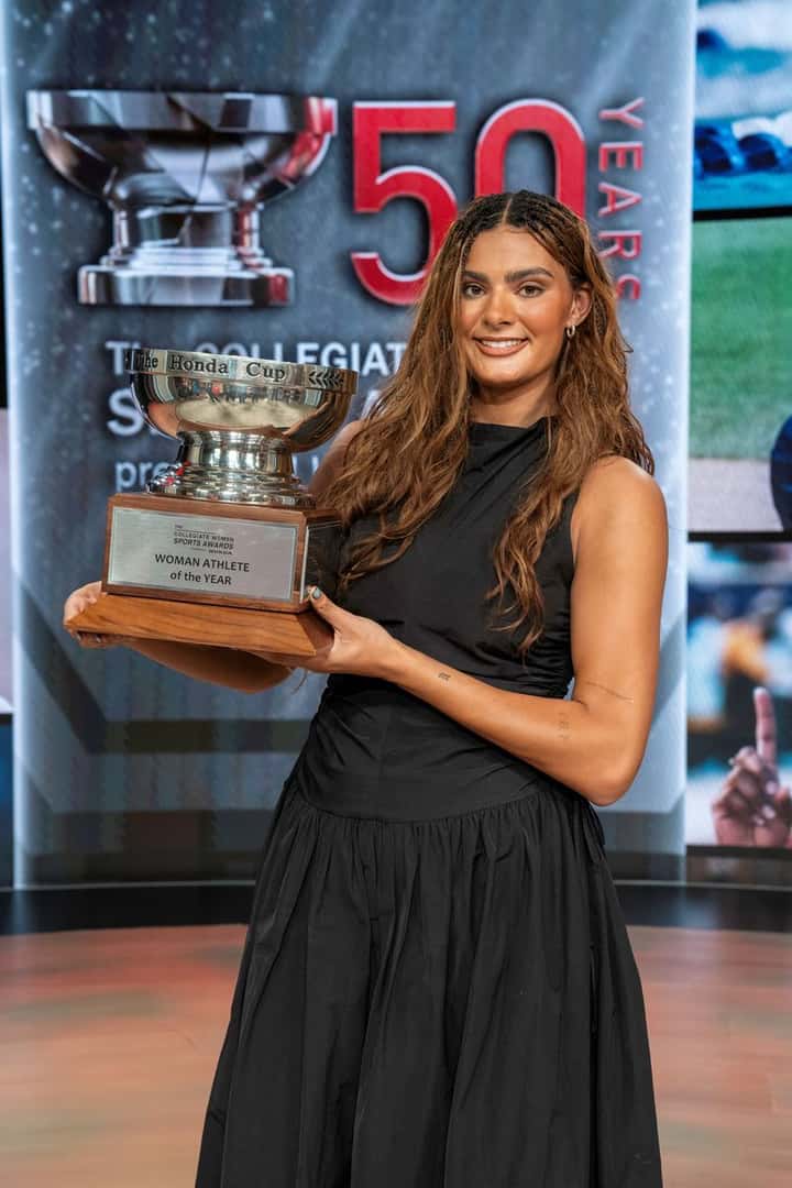 Lauren Betts Earns Honda Cup