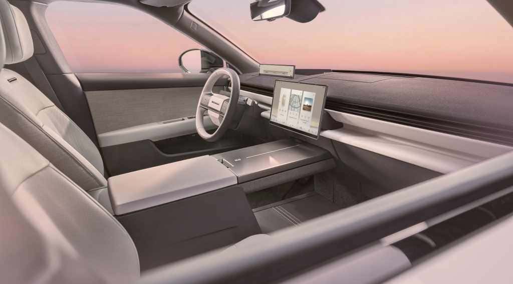 RR_GT_INTERIOR_PASSENGER-WINDOW
