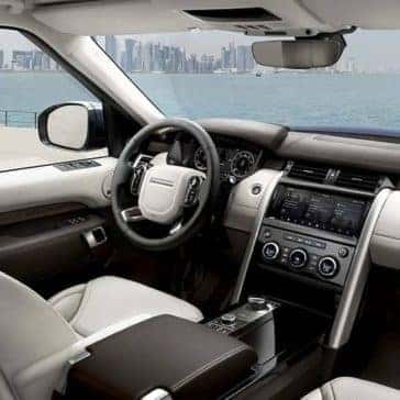 2020-Land-Rover-Discovery-Dash