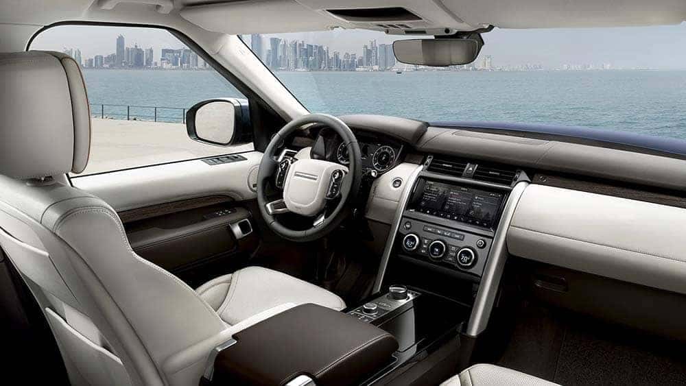2020-Land-Rover-Discovery-Dash