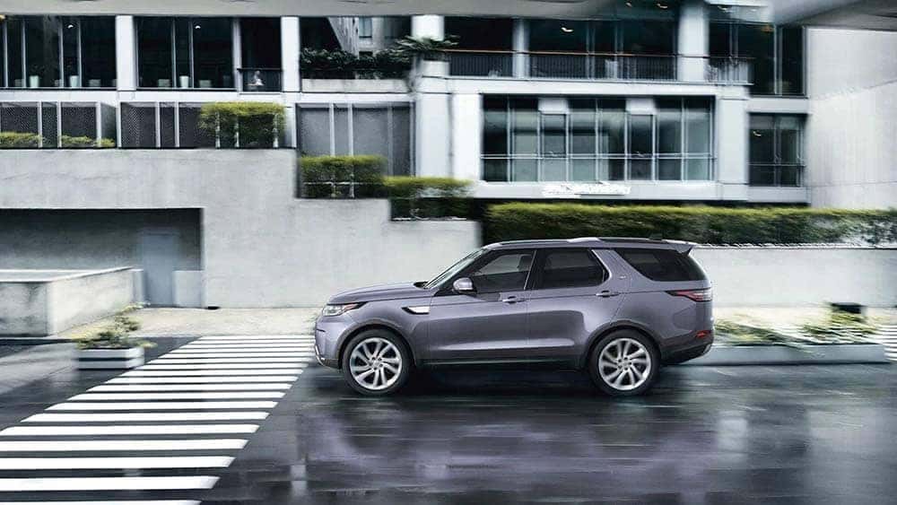 2020-Land-Rover-Discovery-Side-View