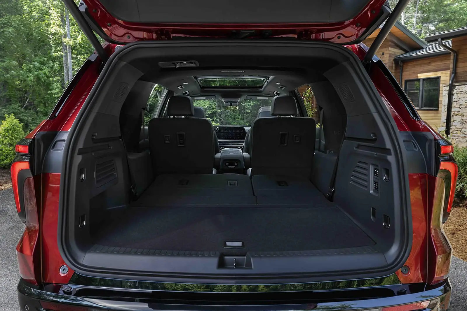 The 2024 Chevrolet Traverse vs. 2024 Honda Pilot: A Clear Choice for Spacious Comfort thumbnail