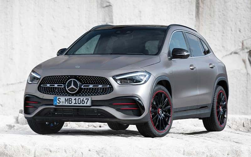 Mercedes-Benz GLA 2023 facelift: sporty SUV gets subtle tweaks