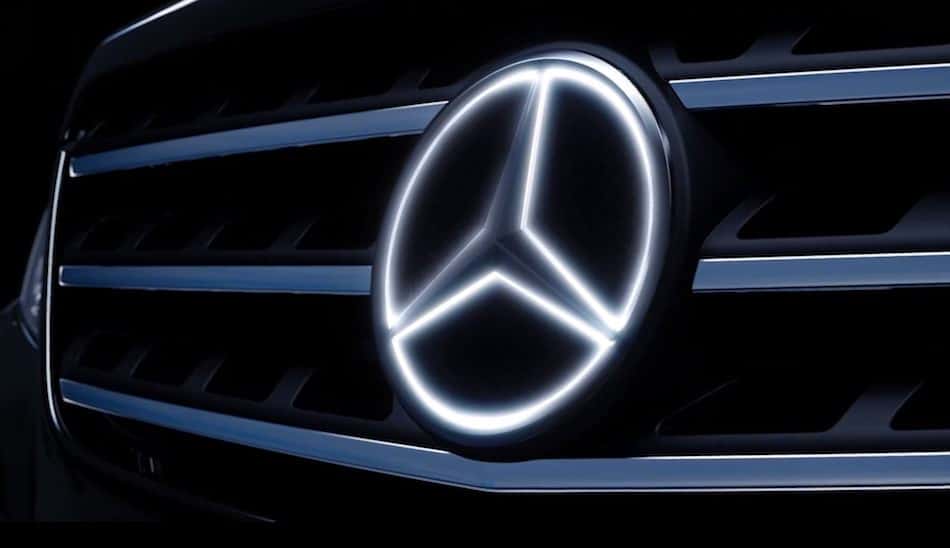 Mercedes-Benz-Illuminated-Star-Grille