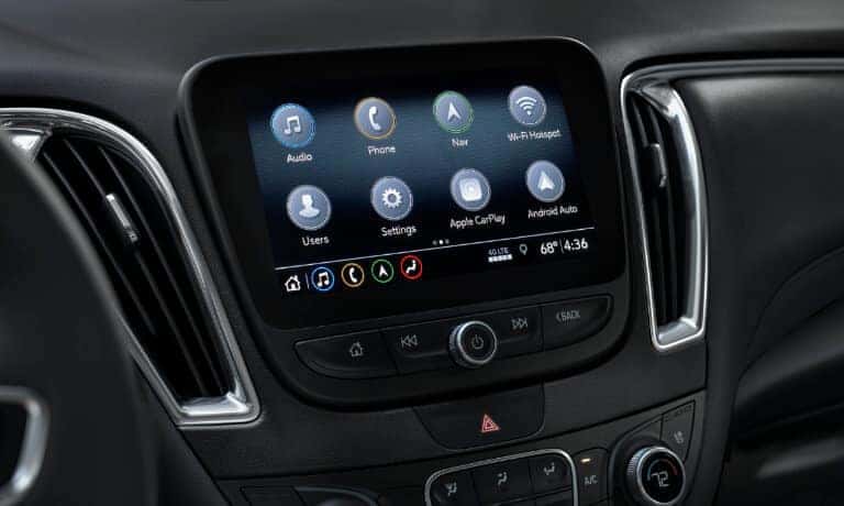 19Chevy-Malibu-InteriorInfotainmentScreen-5x3