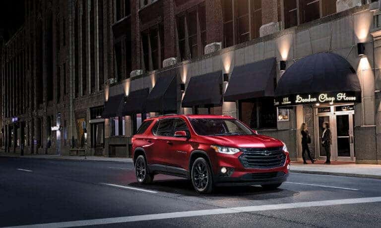 20chevy_traverse_drivingthroughcity