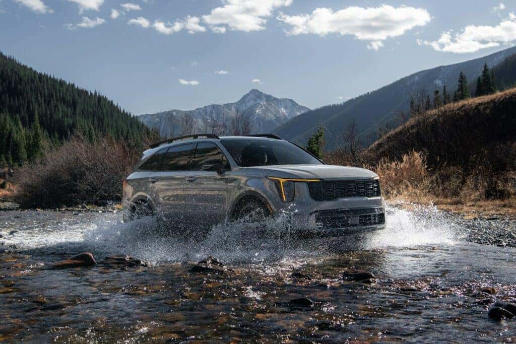 2024 kia sorento off-roading in the water 