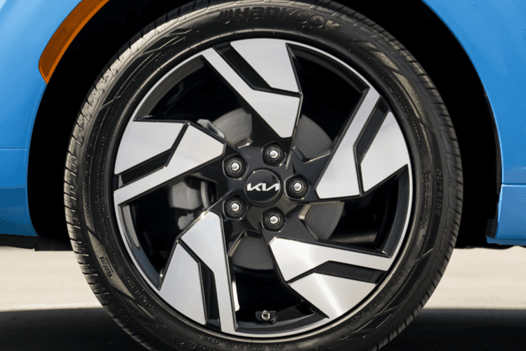2025 KIA Soul wheels