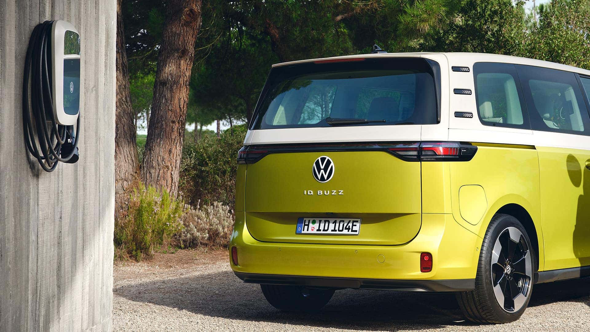Sunrise Volkswagen Volkswagen ID.Buzz Green and White Exterior