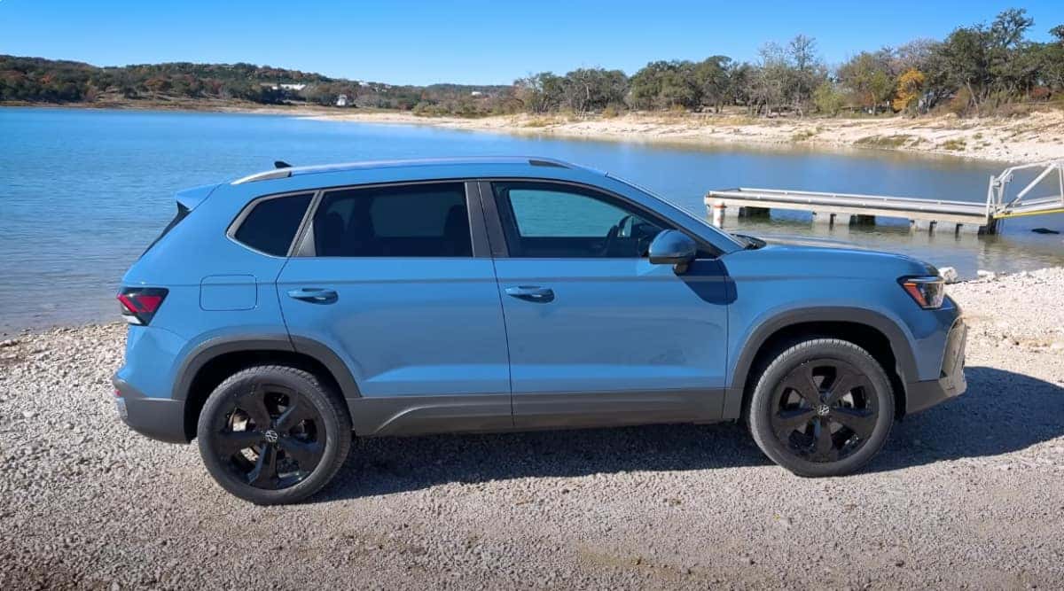 Monterey Blue Pearl Volkswagen Taos 2025