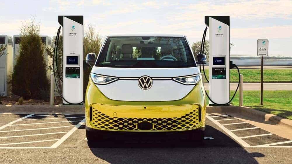 Pomelo Yellow Metallic and Candy White Volkswagen ID. Buzz 2025