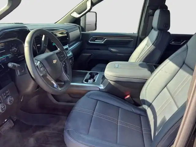 2026 Chevrolet Silverado HD interior